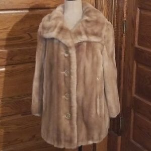 Grandella II Sportowne Jordan Marsh Luxe Blonde Vintage Faux Fur Coat Size 12